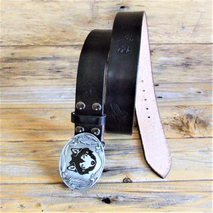 Ceinture en cuir noir aigles et motos martelés à la main, boucle américaine Tête de loup. Adaptable à d autres boucles.