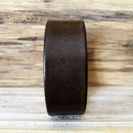 Bracelet en cuir tanné au végétal, teinté à la main marron foncé antique, bouton de col ou pression, made in France, atelier art